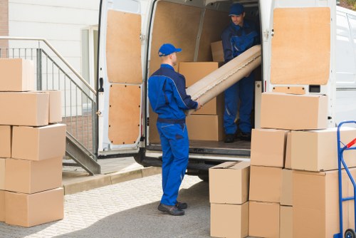 Moving van service for homes in Mottingham