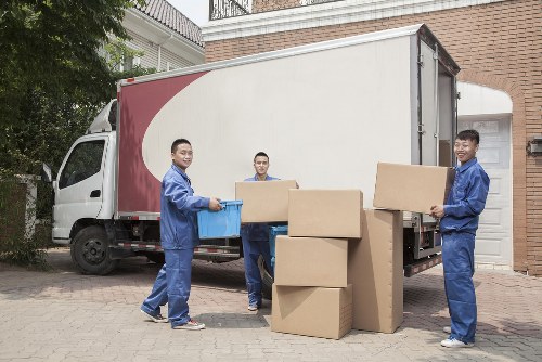 Commercial and residential moving van support in Mottingham