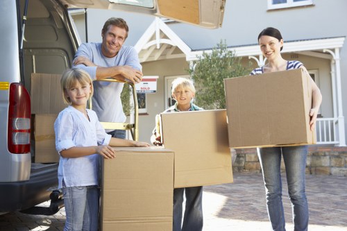 Commercial removals van support in Mottingham