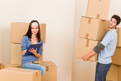 Practical loading support for a flat move in Mottingham
